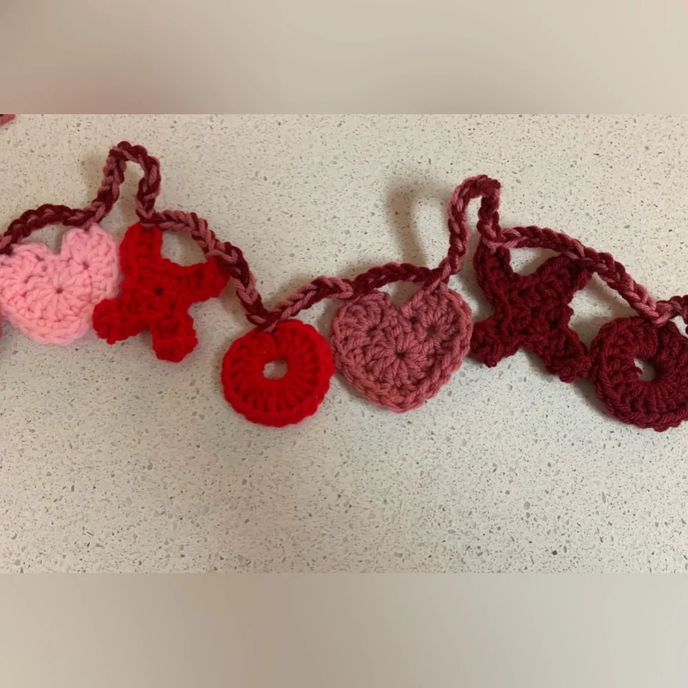 Valentines XOXO Hearts Garland New Handmade Crochet